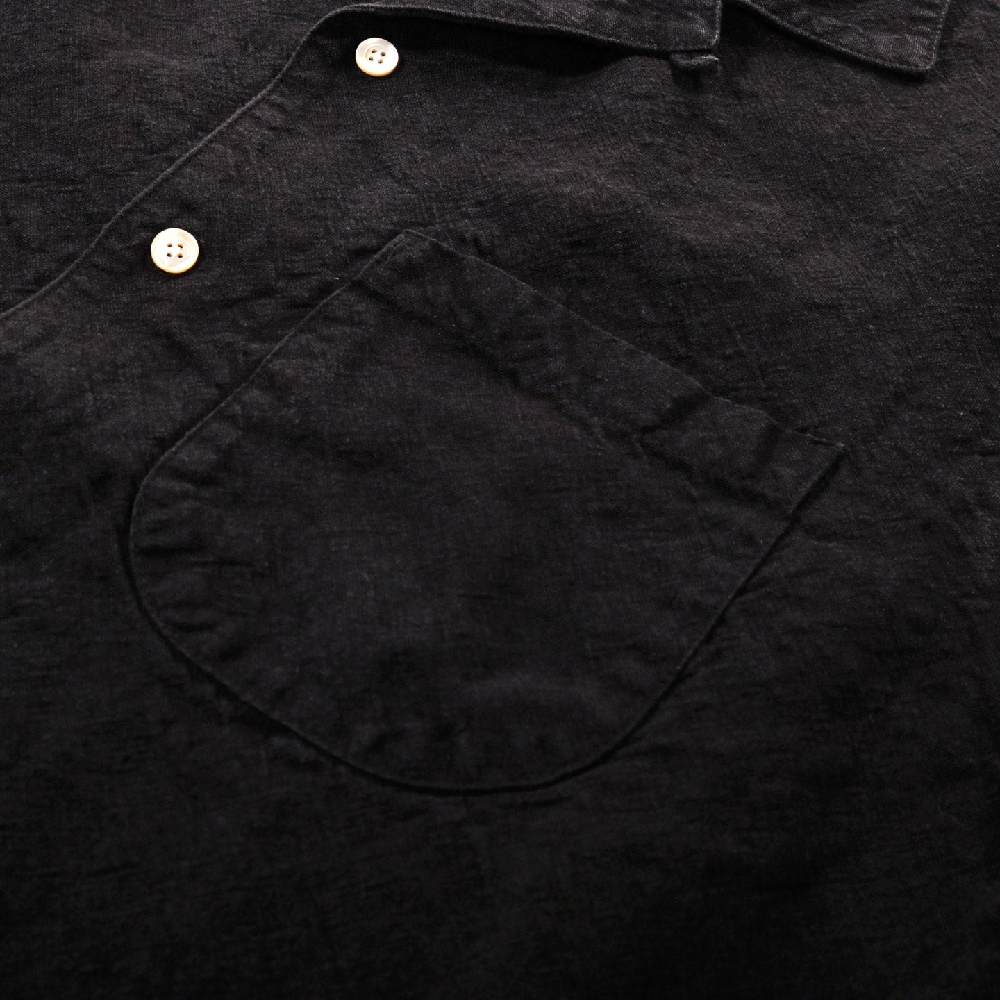 A KIND OF GUISE GIOIA SHIRT MYSTIC BLACK LINEN