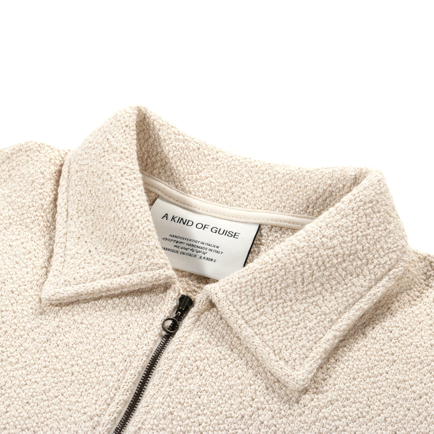 A KIND OF GUISE MADU ZIP POLO MILK