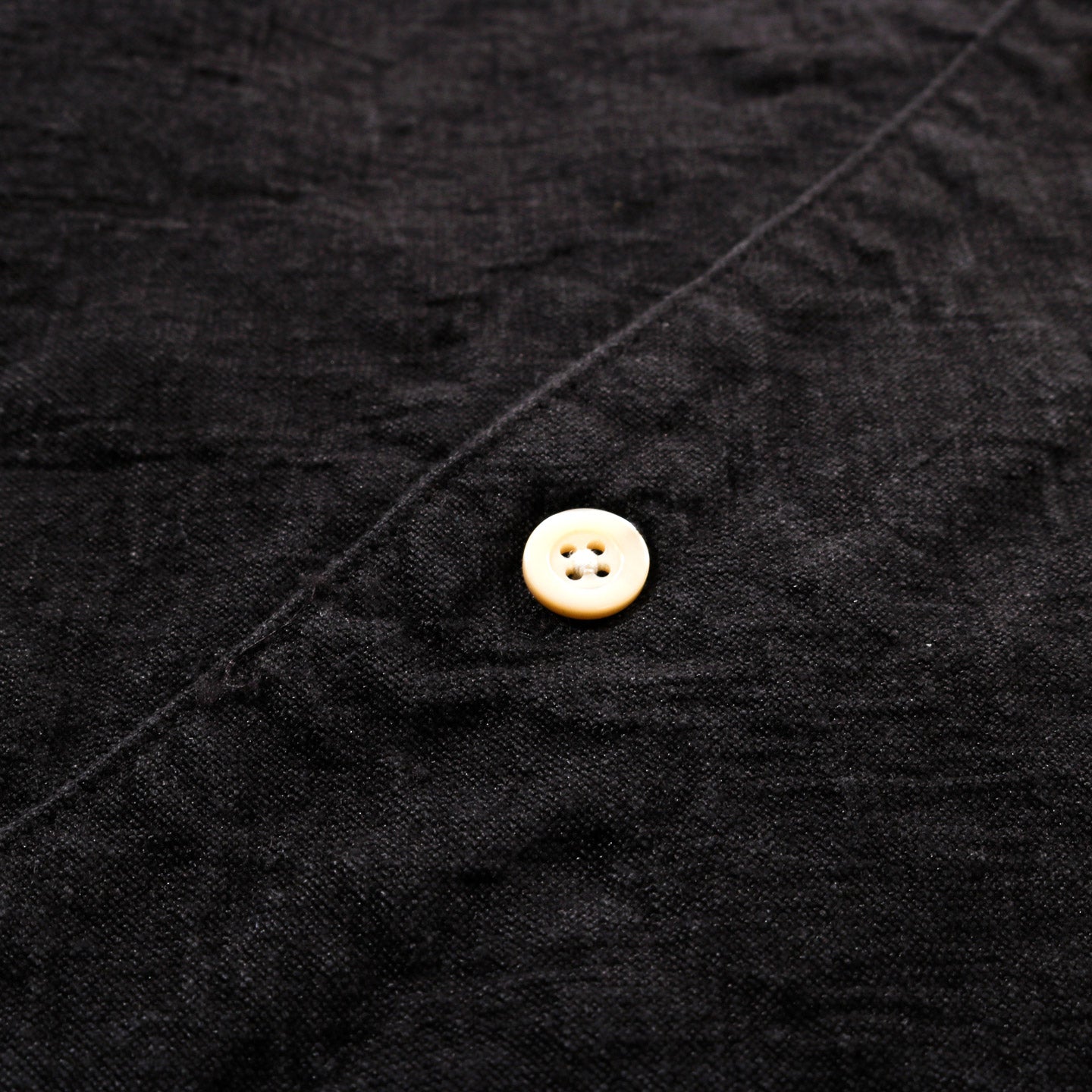 A KIND OF GUISE GIOIA SHIRT MYSTIC BLACK LINEN
