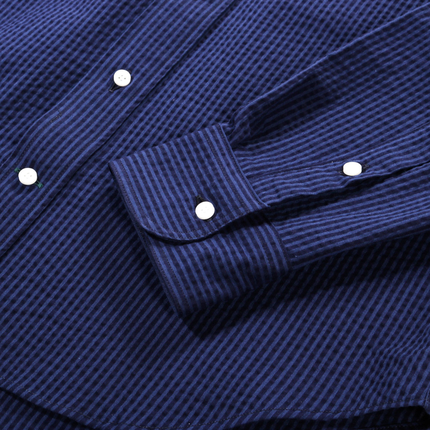 GITMAN VINTAGE BUTTON DOWN INDIGO SEERSUCKER