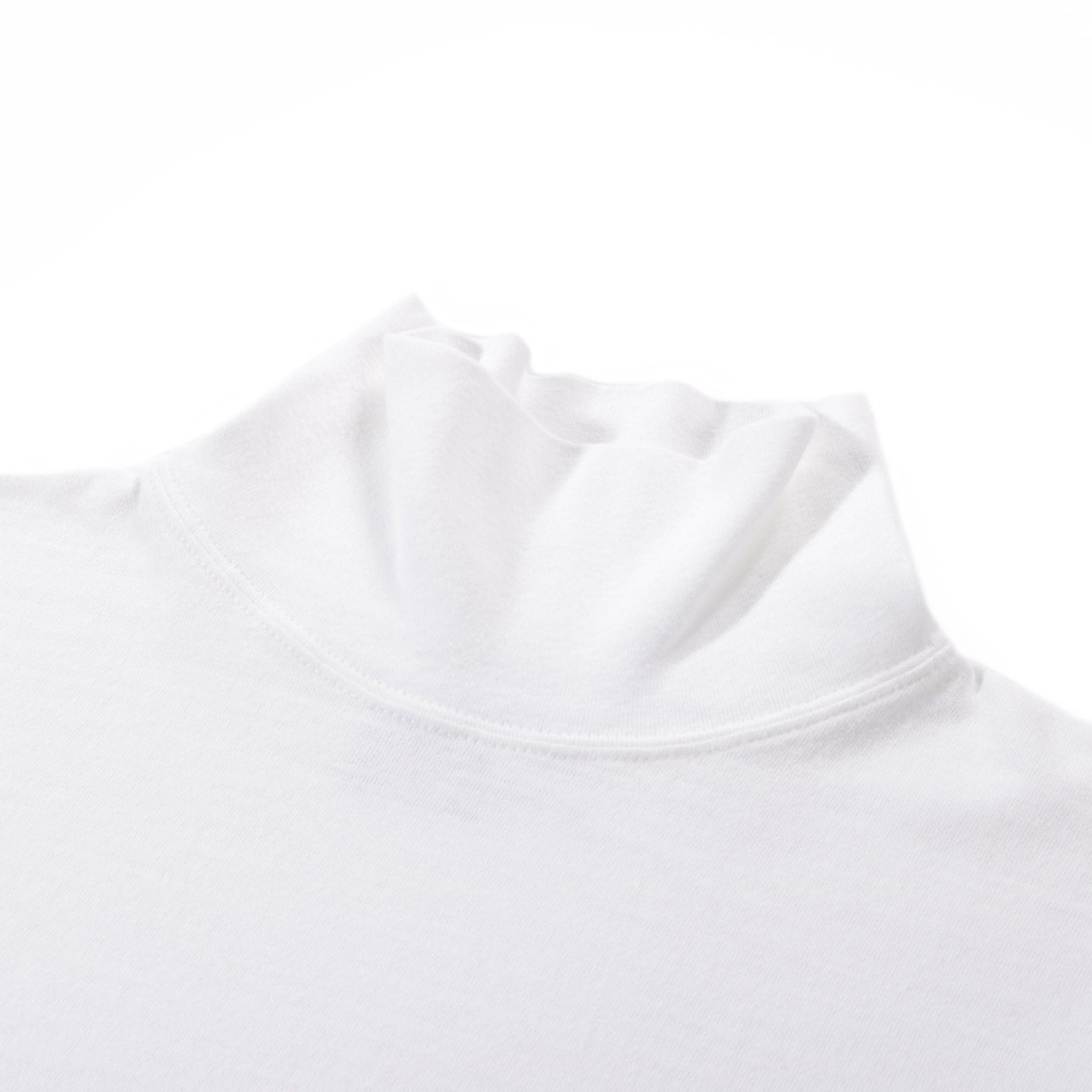 PHIGVEL MAKERS TURTLENECK LS TEE OFF WHITE