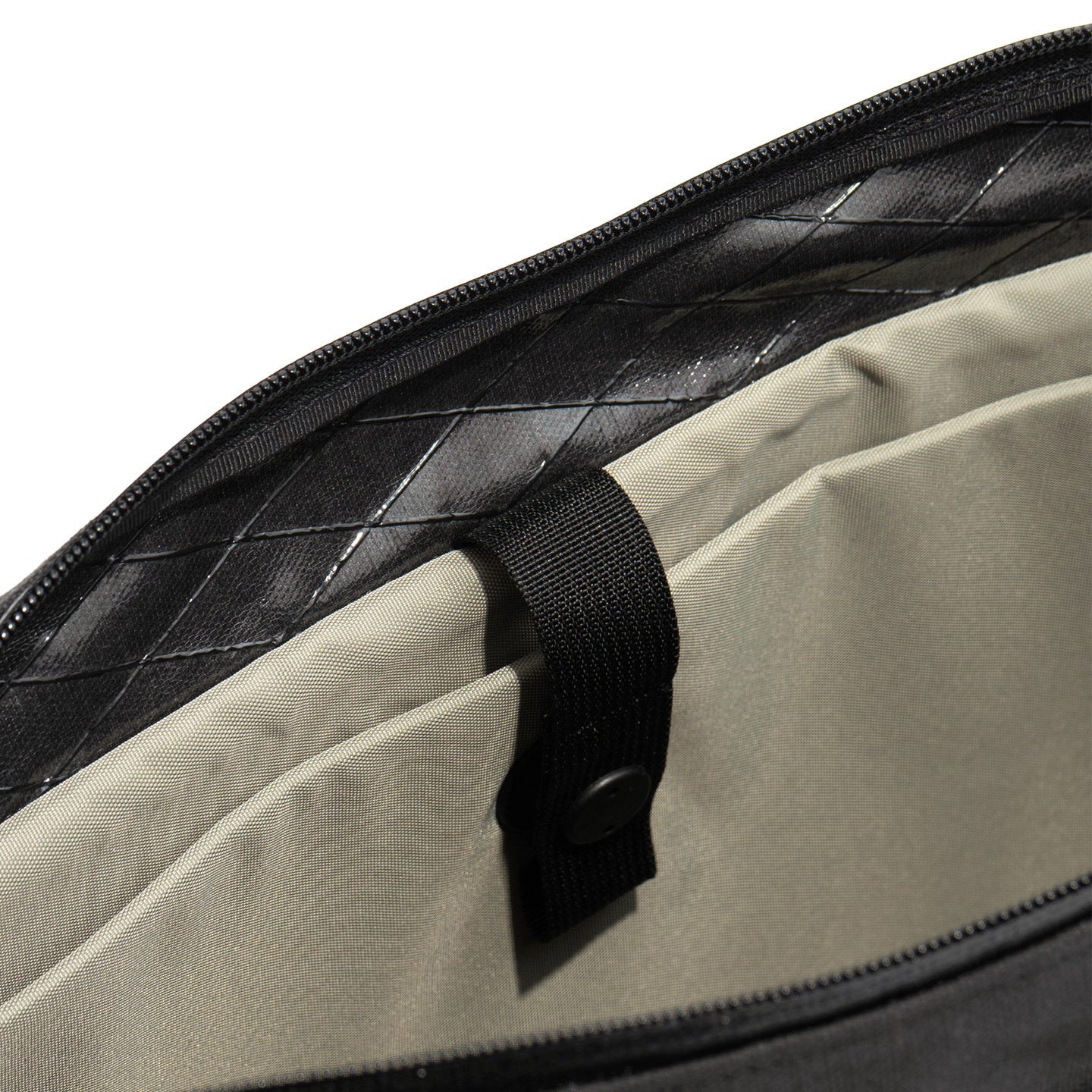 1733 DAILY TOTE - X11 - COAL