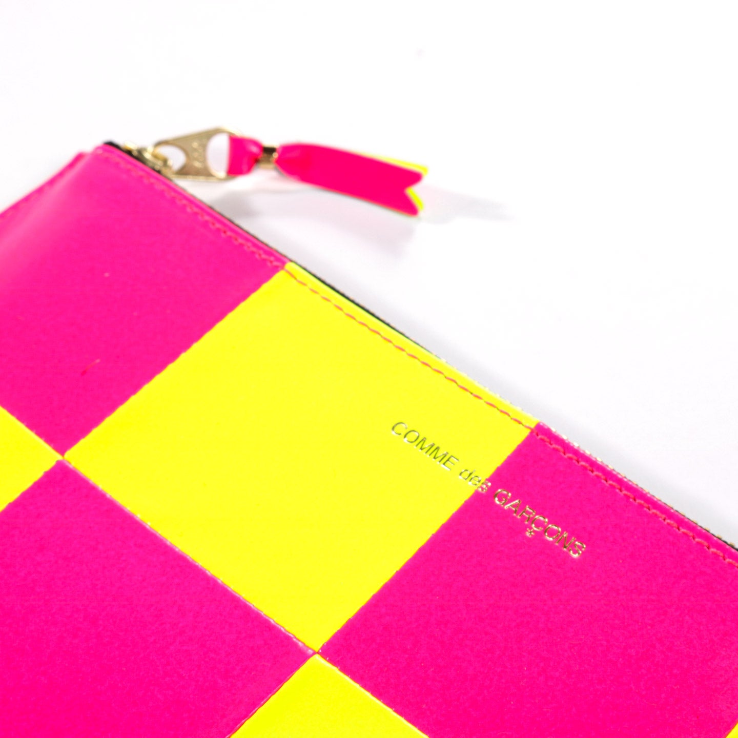 COMME DES GARCONS SA5100 FLUO SQUARES ZIP WALLET YELLOW / PINK